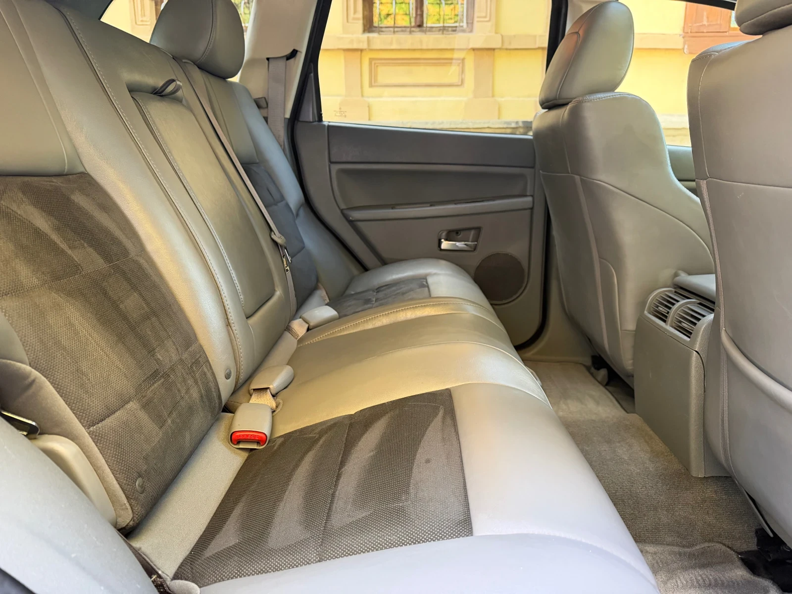 Jeep Grand cherokee SRT* КАТО НОВ* ШВЕЙЦАРИЯ* , снимка 12 - Автомобили и джипове - 56261364