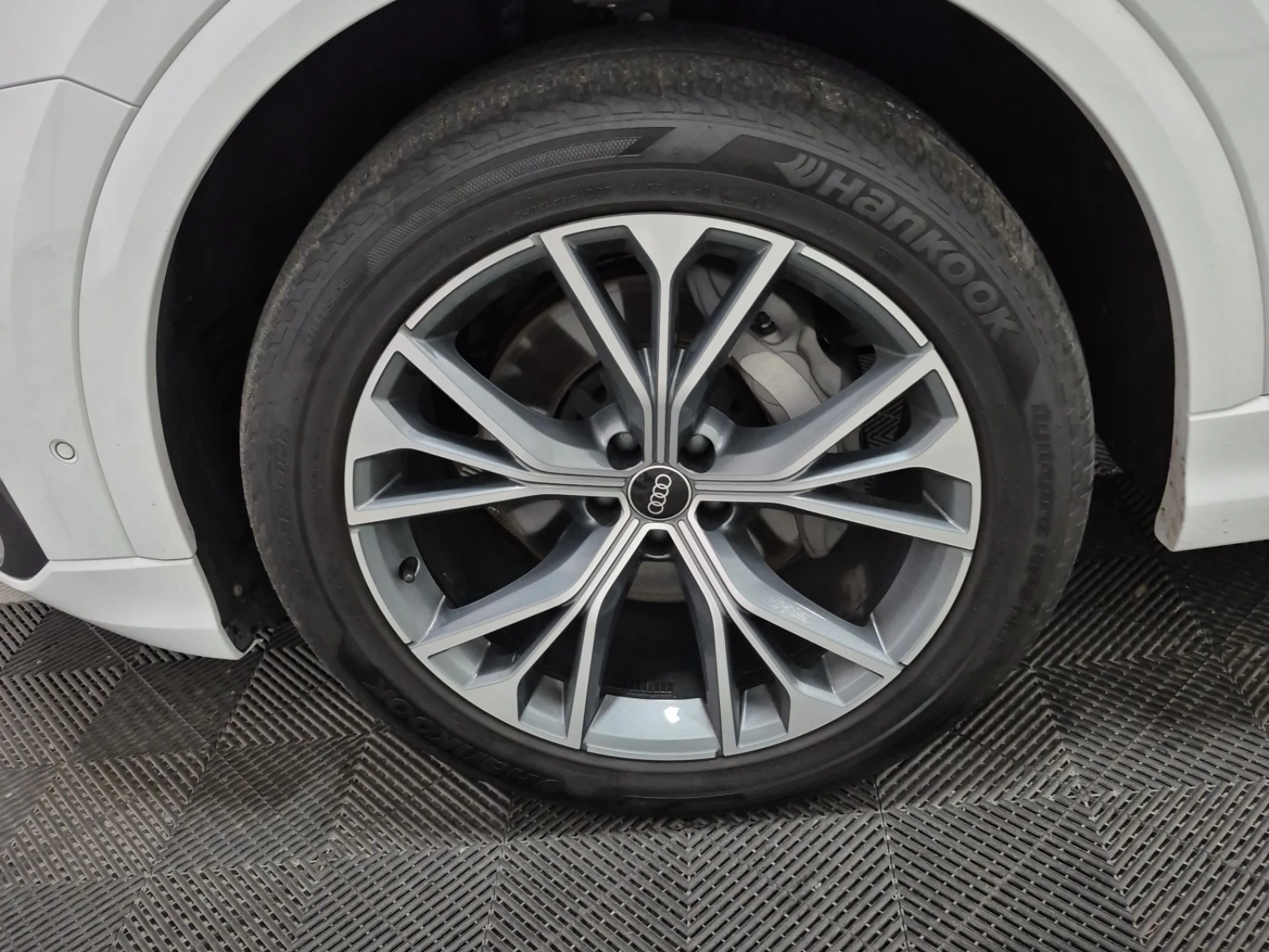 Audi Q8 3.0 TFSI  PROGRESSIV , снимка 5 - Автомобили и джипове - 56440520