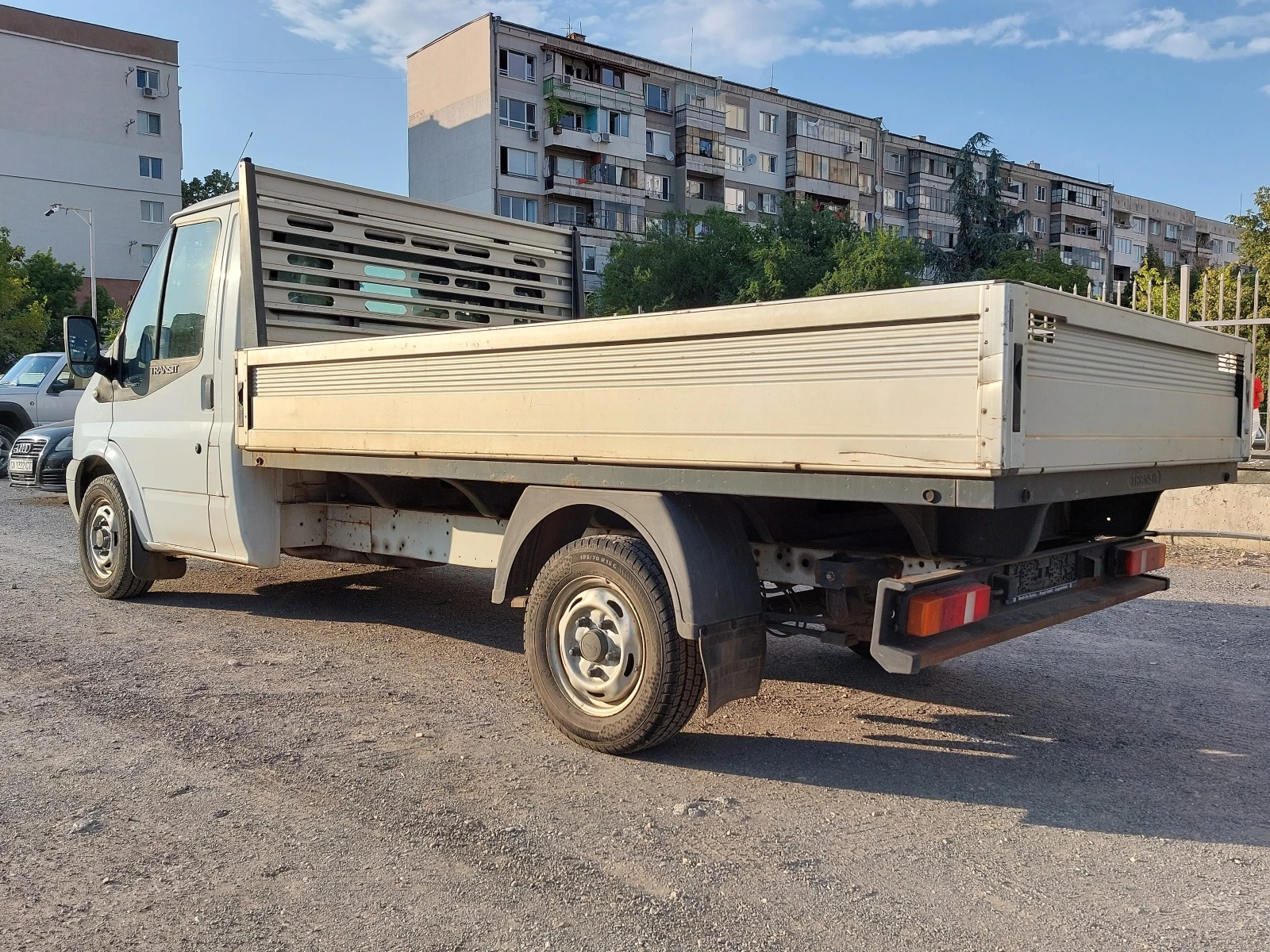 Ford Transit 2.2TDCi FT330 БОРДОВИ 3.30m ДЪЛЖИНА НА ТОВАРНОТО - изображение 9