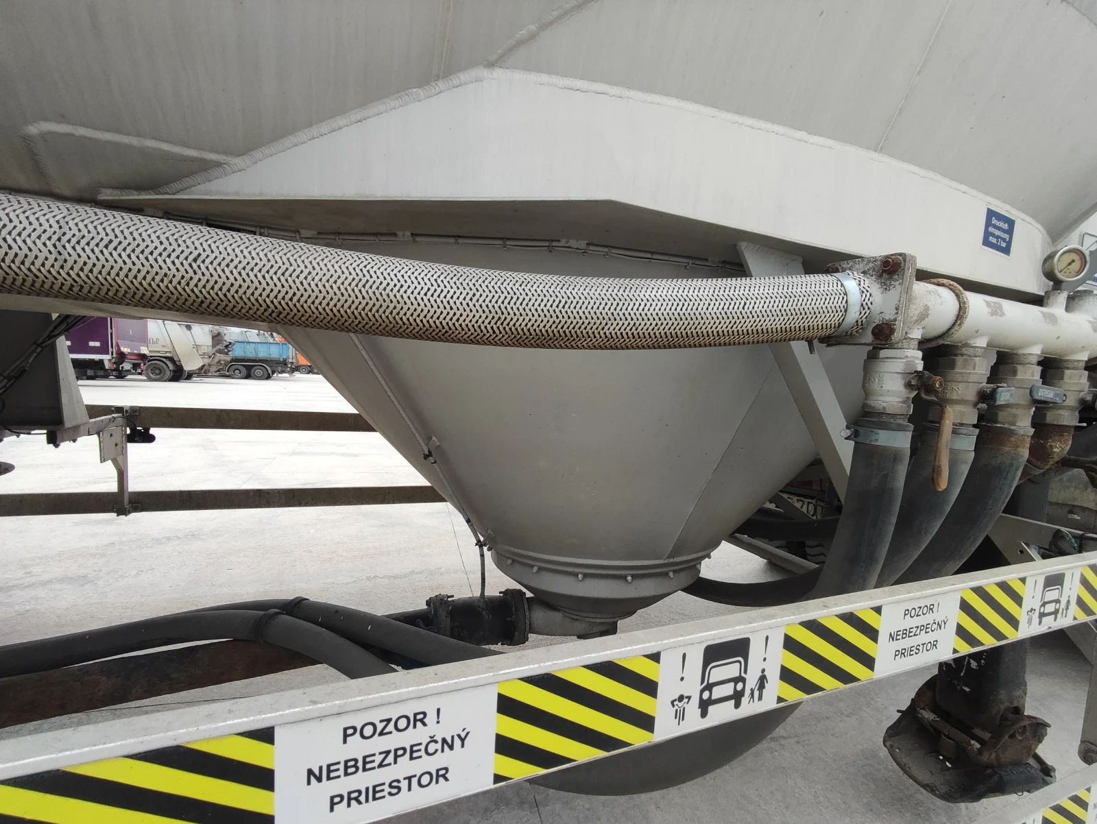 Полуремарке Feldbinder 40.3, снимка 13 - Ремаркета - 53924501