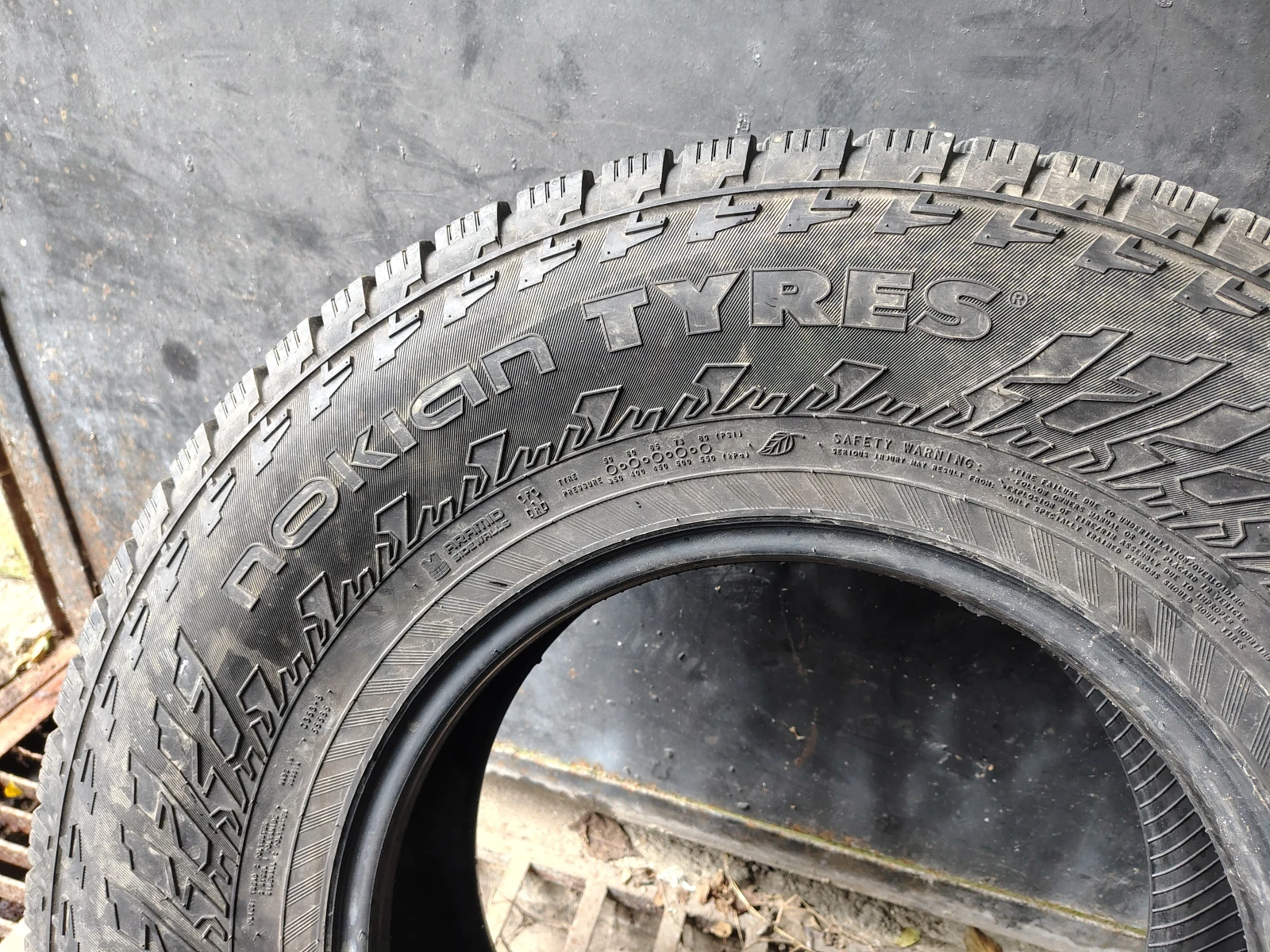 Гуми Зимни 235/85R16, снимка 5 - Гуми и джанти - 54085962