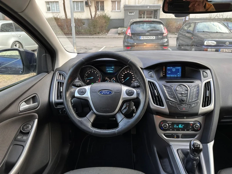 Ford Focus 1.6i Бензин/Климатроник/4Врати, снимка 8 - Автомобили и джипове - 48815993