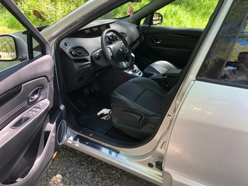Renault Scenic 1.5 DCI, снимка 6 - Автомобили и джипове - 51751909
