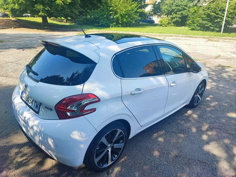 Peugeot 208, снимка 6 - Автомобили и джипове - 51216413