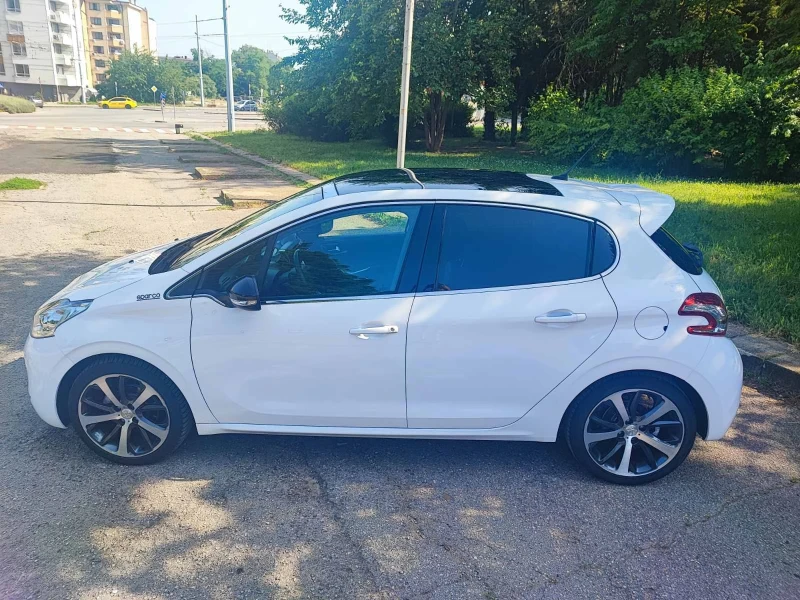 Peugeot 208, снимка 4 - Автомобили и джипове - 51216413