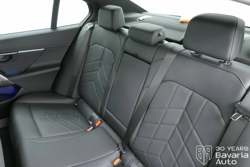 BMW 520 i M Sport Paket Steptronic, снимка 8 - Автомобили и джипове - 52671768