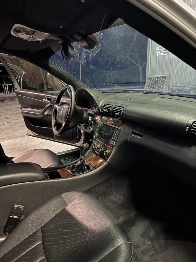 Mercedes-Benz C 220, снимка 5 - Автомобили и джипове - 52789713