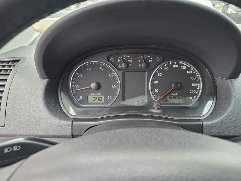 VW Polo 1.4i/80ps/128000км!!!, снимка 12 - Автомобили и джипове - 53430207
