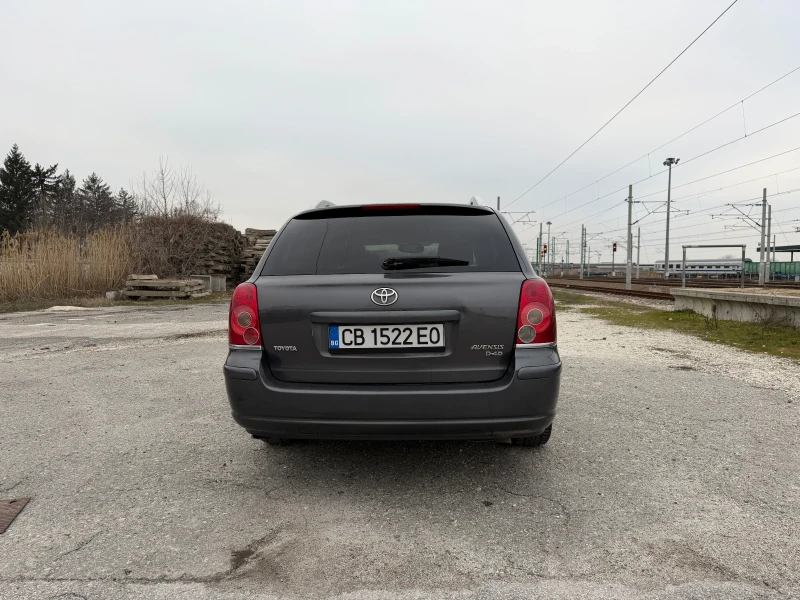 Toyota Avensis 2.2, снимка 7 - Автомобили и джипове - 53445313