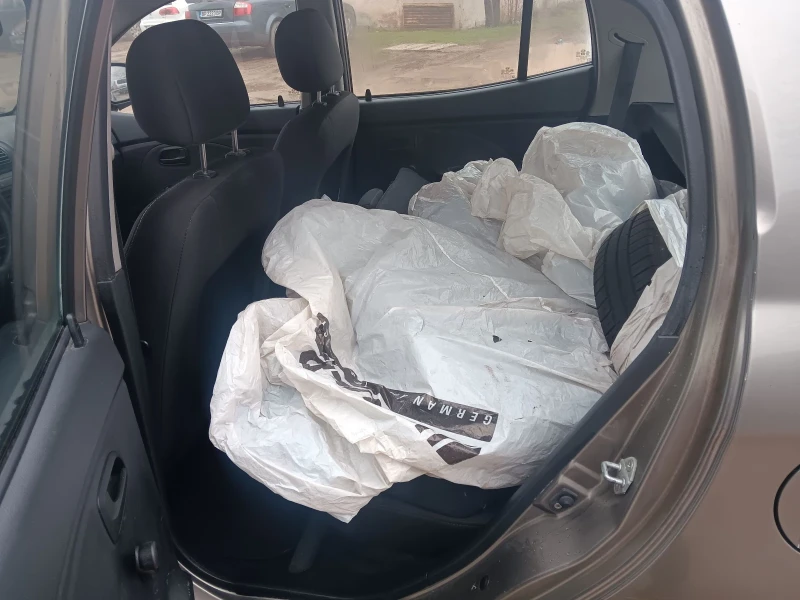 Kia Picanto 1.0i, снимка 10 - Автомобили и джипове - 53508282