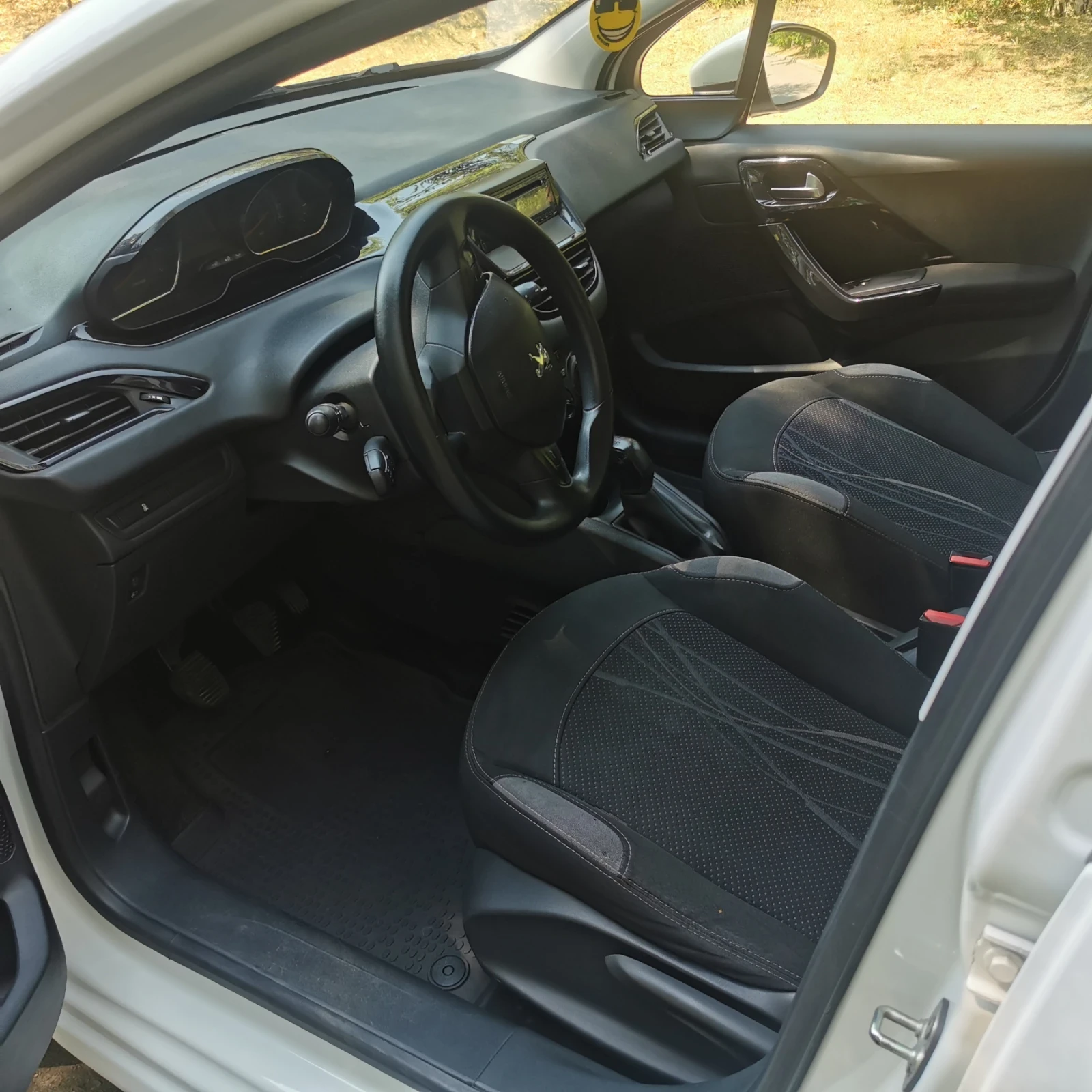 Peugeot 208 Поддържан автомобил  - изображение 9