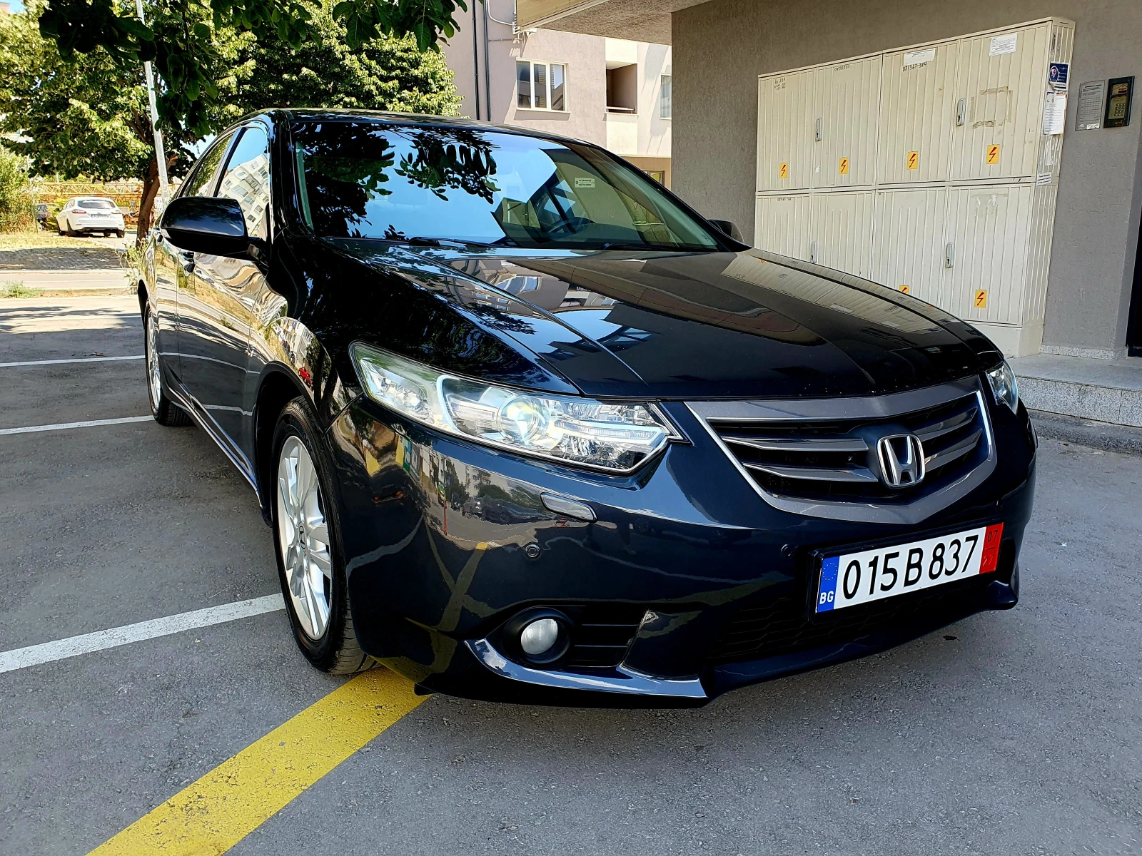 Honda Accord 2.2 i-DTEC АВТОМАТИК КСЕНОН КАМЕРА - изображение 4