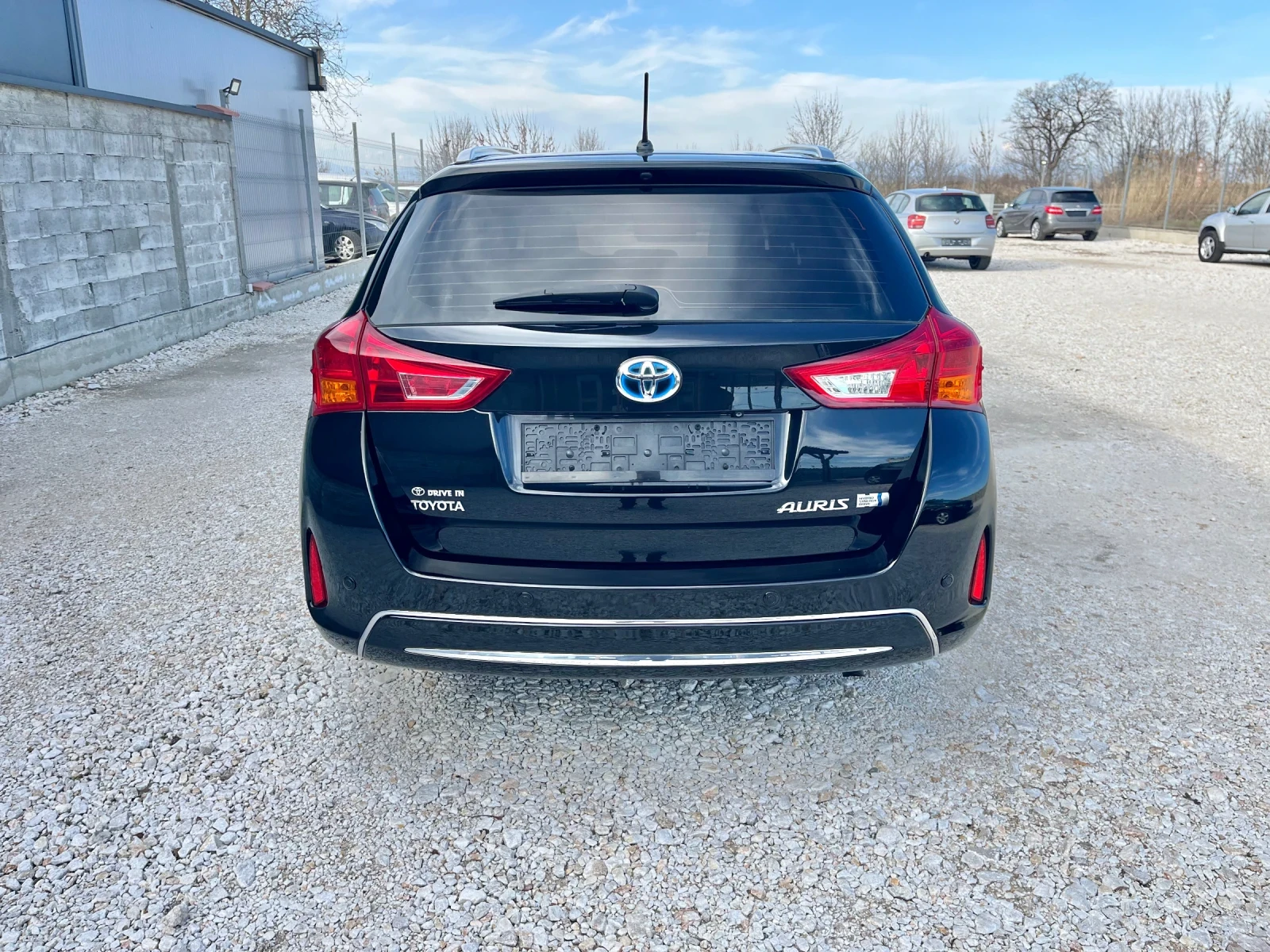 Toyota Auris HYBRID, снимка 6 - Автомобили и джипове - 53771484