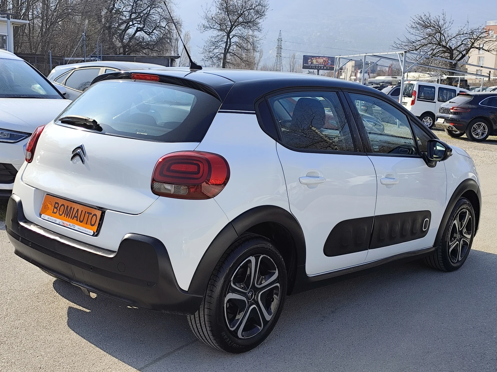 Citroen C3 1.2i* АВТОМАТИК* EURO6B* LED* CAMERA* , снимка 4 - Автомобили и джипове - 53865188