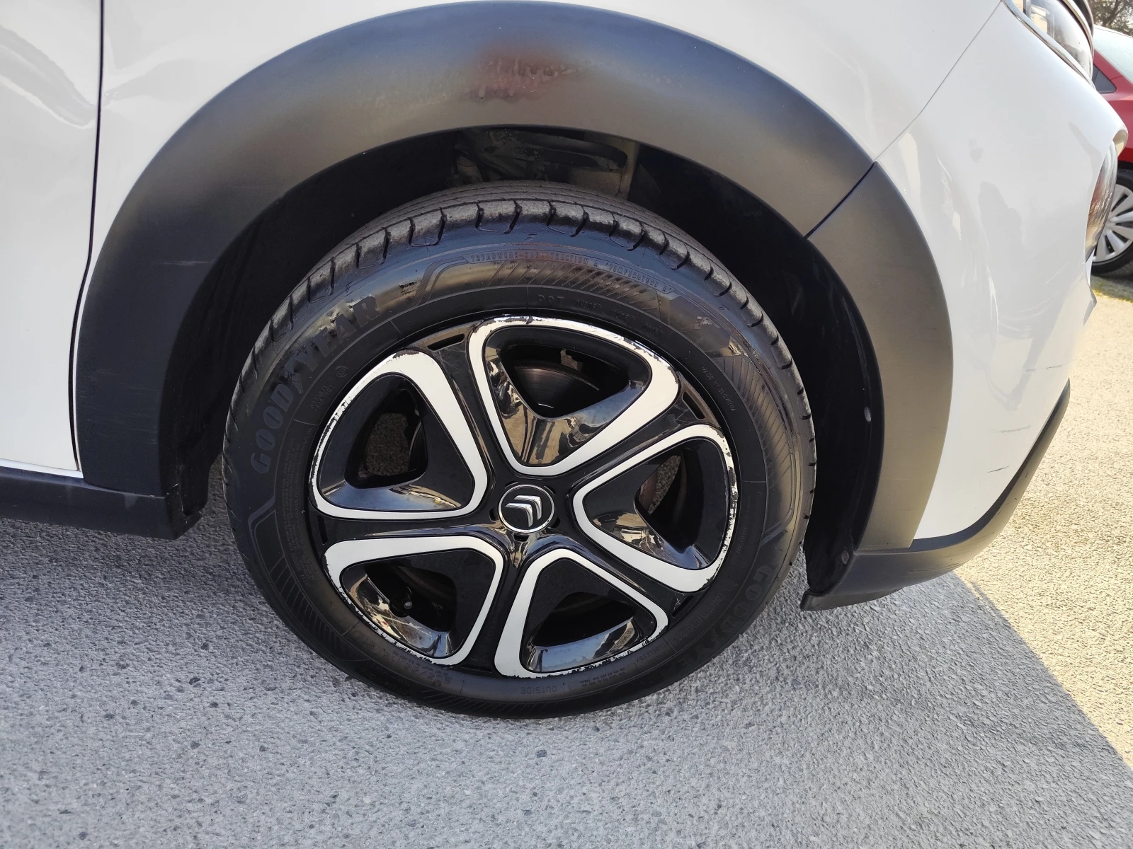 Citroen C3 1.2i* АВТОМАТИК* EURO6B* LED* CAMERA* , снимка 16 - Автомобили и джипове - 53865188