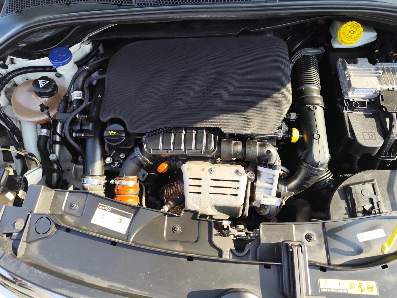 Citroen C3 1.2i* АВТОМАТИК* EURO6B* LED* CAMERA* , снимка 15 - Автомобили и джипове - 53865188