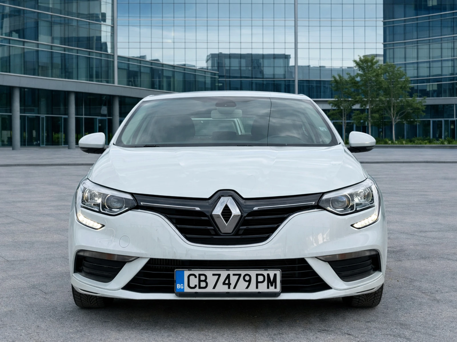 Renault Megane 1.4 TCE, снимка 2 - Автомобили и джипове - 53902689