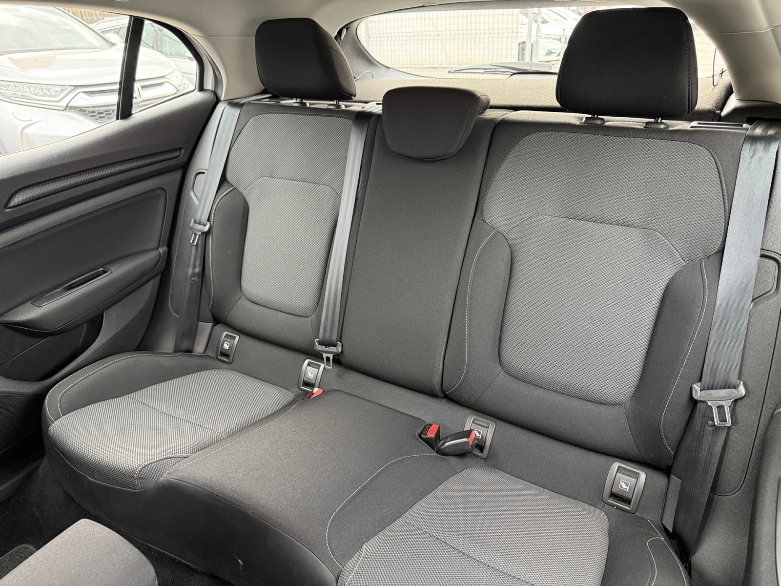 Renault Megane 1.4 TCE, снимка 10 - Автомобили и джипове - 53902689