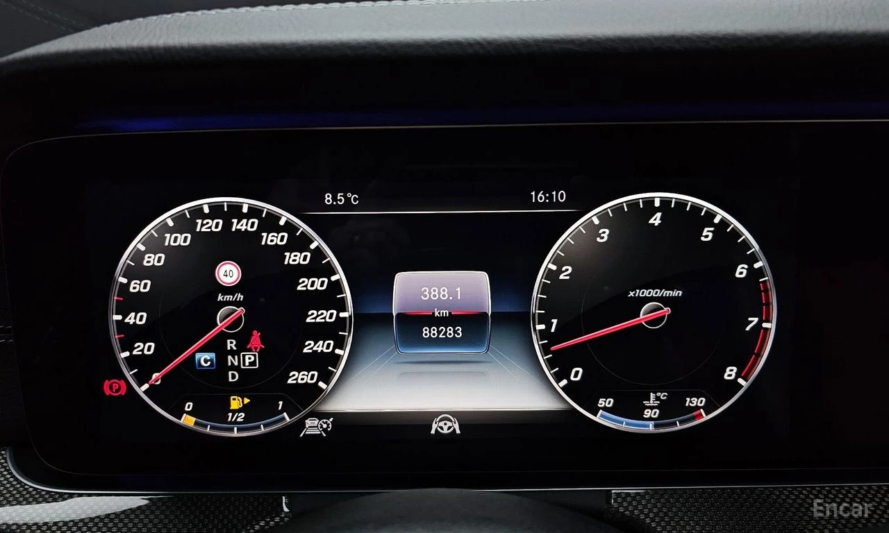 Mercedes-Benz E 450 4MATIC* COUPE* CARBON* BURMESTER* HEAD-UP* 360 CAM, снимка 13 - Автомобили и джипове - 54372375