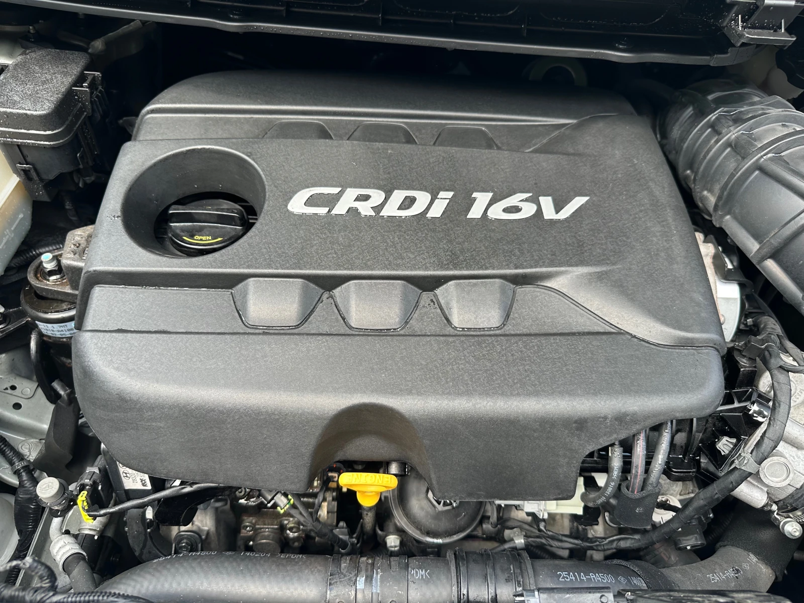 Kia Carens 1.7 D, снимка 15 - Автомобили и джипове - 54517950