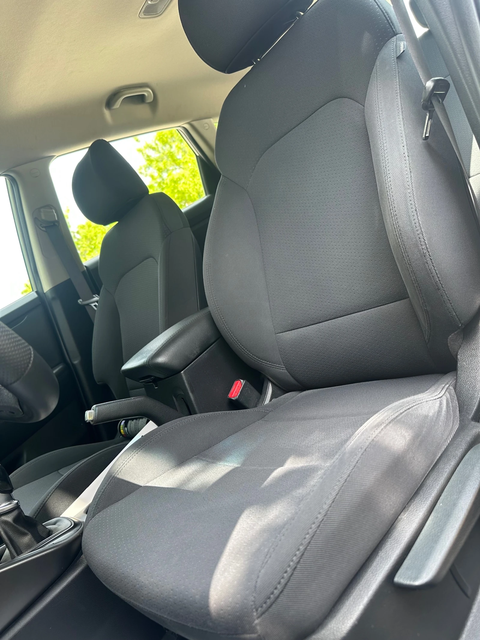 Kia Carens 1.7 D, снимка 12 - Автомобили и джипове - 54517950