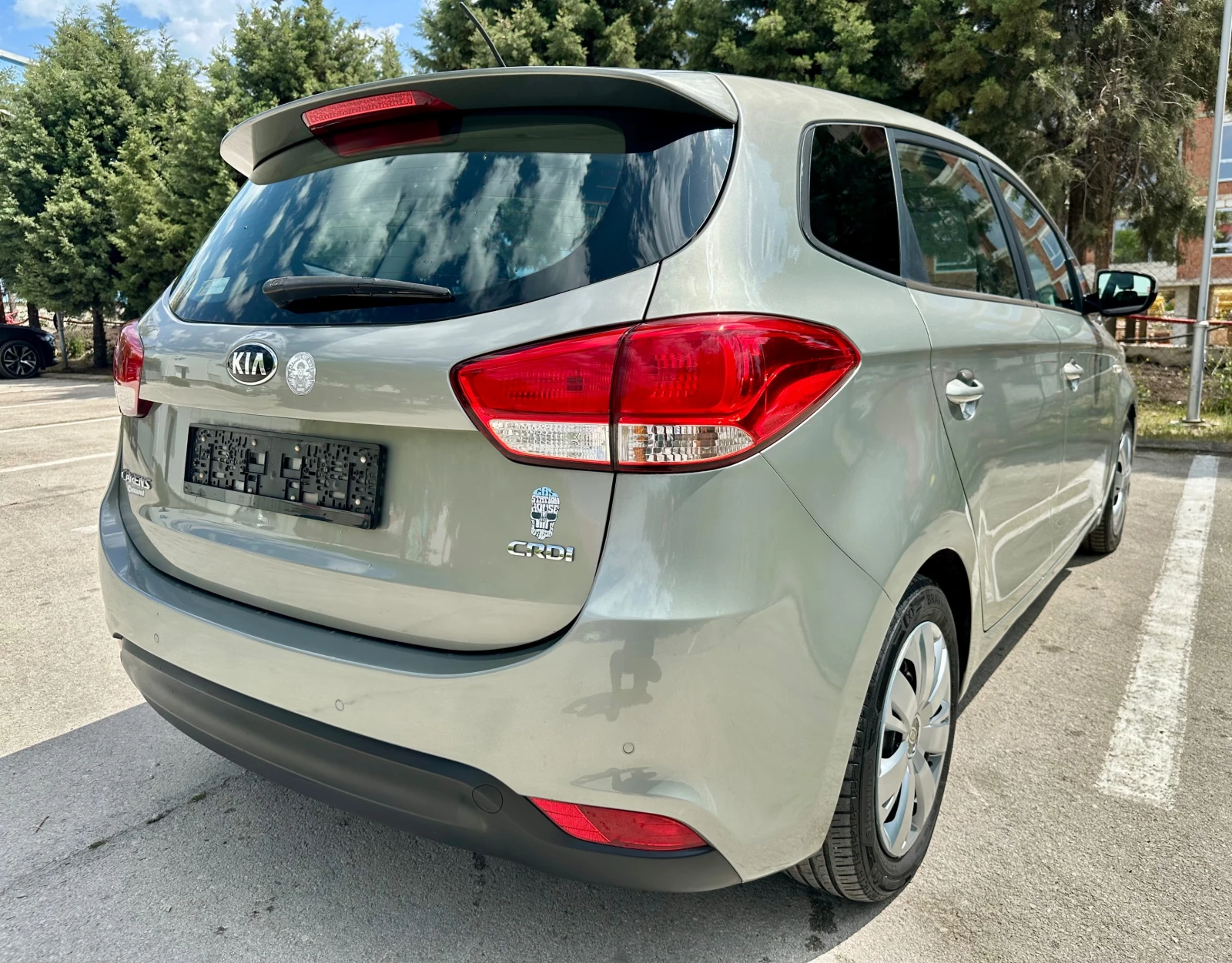 Kia Carens 1.7 D, снимка 3 - Автомобили и джипове - 54517950