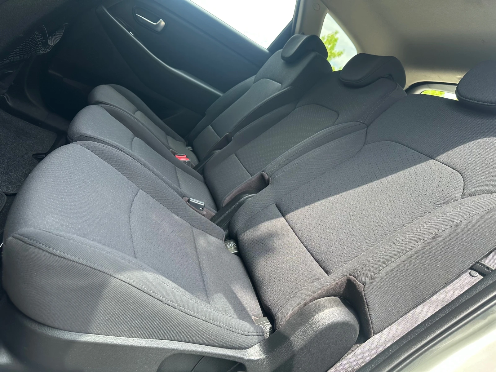 Kia Carens 1.7 D, снимка 13 - Автомобили и джипове - 54517950