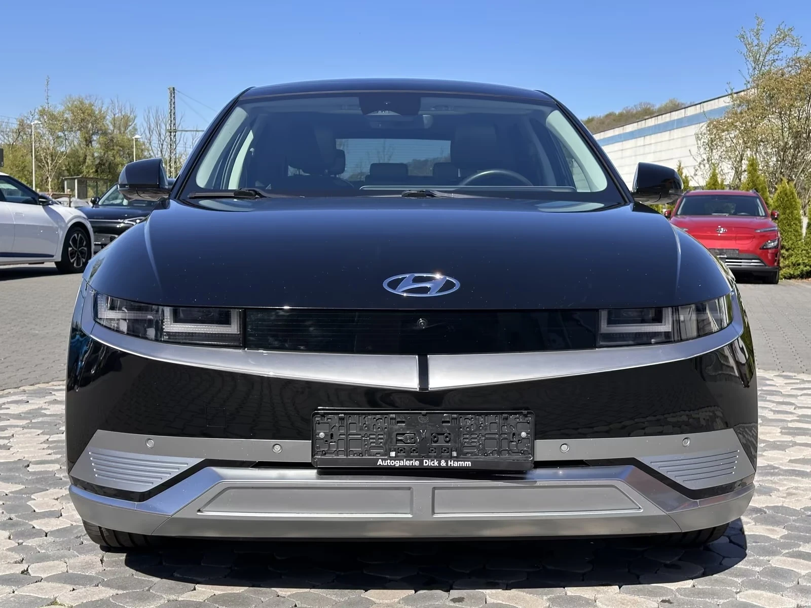 Hyundai Ioniq 5 72 kWh AWD Pixel Pano Bose HUD 360 Winter Pack + , снимка 2 - Автомобили и джипове - 54565351