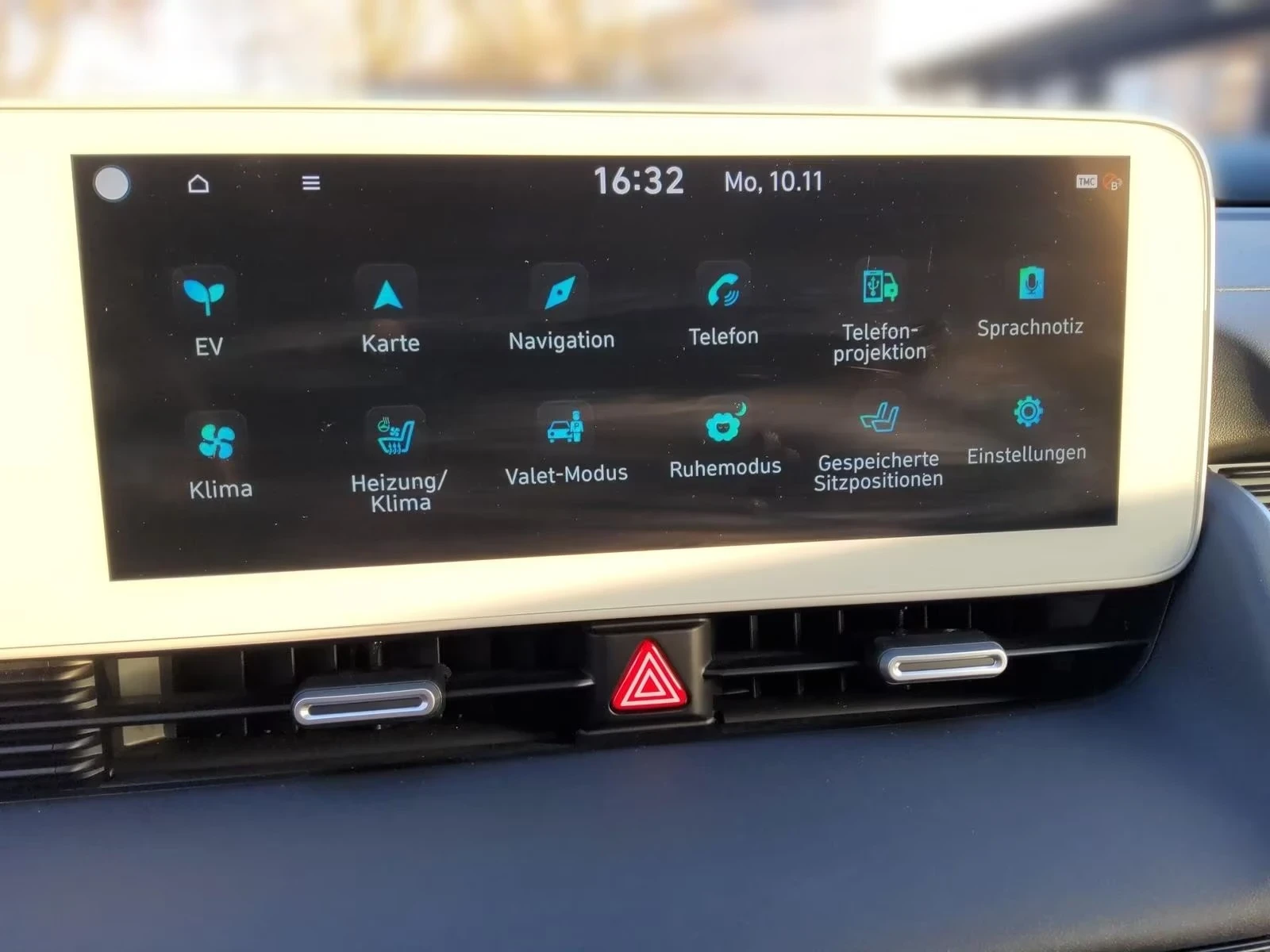 Hyundai Ioniq 5 72 kWh AWD Pixel Pano Bose HUD 360 Winter Pack + , снимка 9 - Автомобили и джипове - 54565351