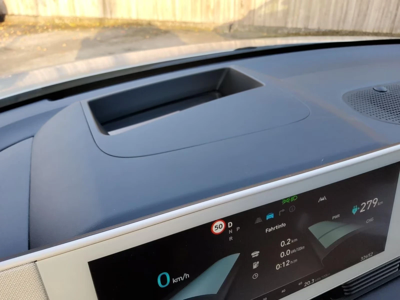 Hyundai Ioniq 5 72 kWh AWD Pixel Pano Bose HUD 360 Winter Pack + , снимка 8 - Автомобили и джипове - 54565351