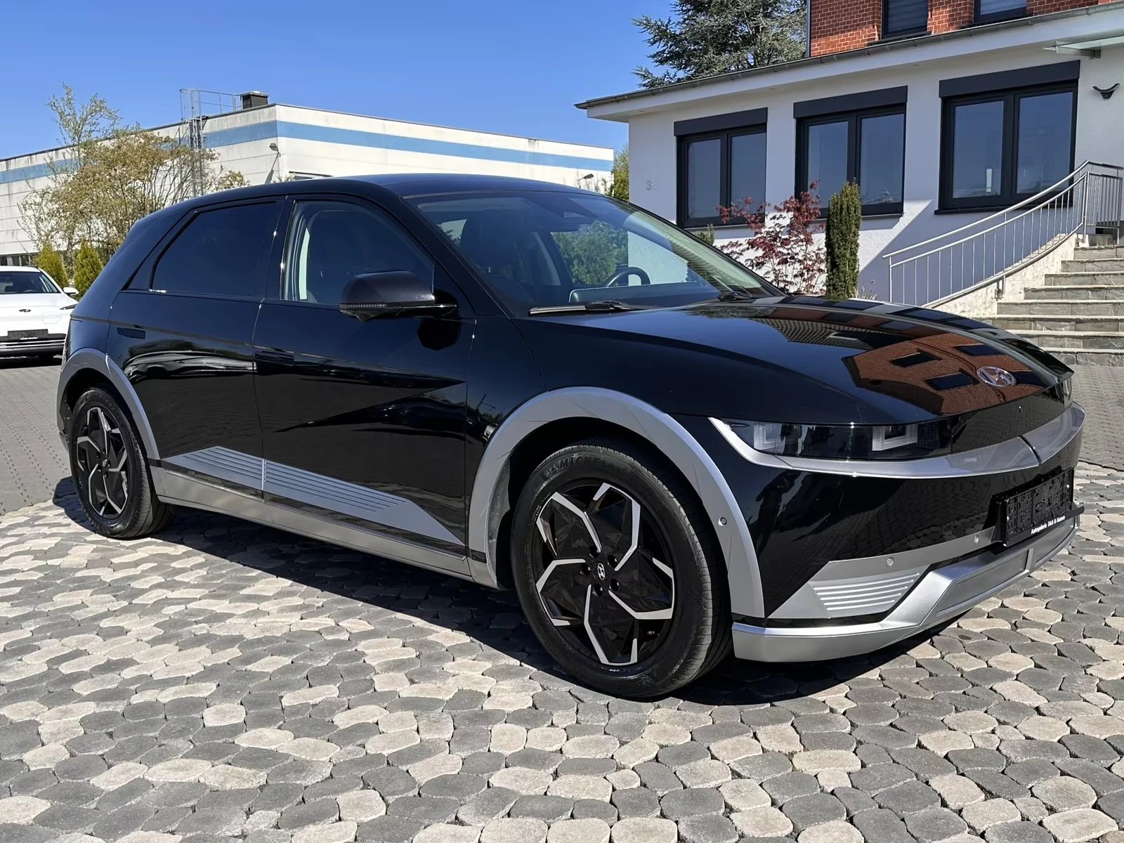 Hyundai Ioniq 5 72 kWh AWD Pixel Pano Bose HUD 360 Winter Pack + , снимка 3 - Автомобили и джипове - 54565351
