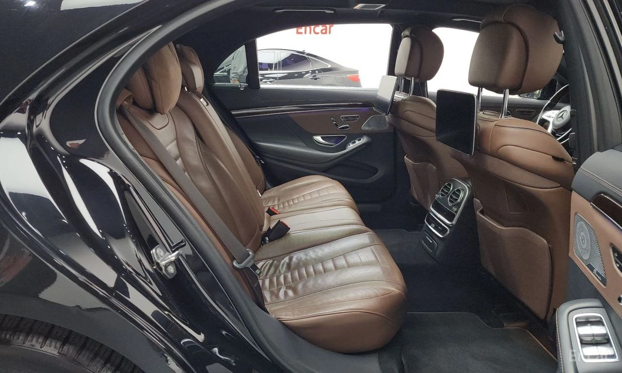 Mercedes-Benz S 560 4MATIC* BURMESTER* ДИСТРОНИК* ОБДУХВАНЕ* МАСАЖ* , снимка 15 - Автомобили и джипове - 54732026