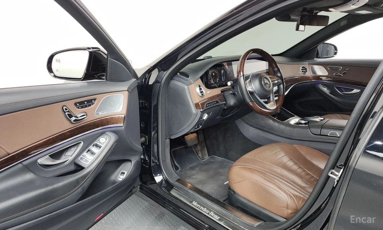 Mercedes-Benz S 560 4MATIC* BURMESTER* ДИСТРОНИК* ОБДУХВАНЕ* МАСАЖ* , снимка 5 - Автомобили и джипове - 54732026