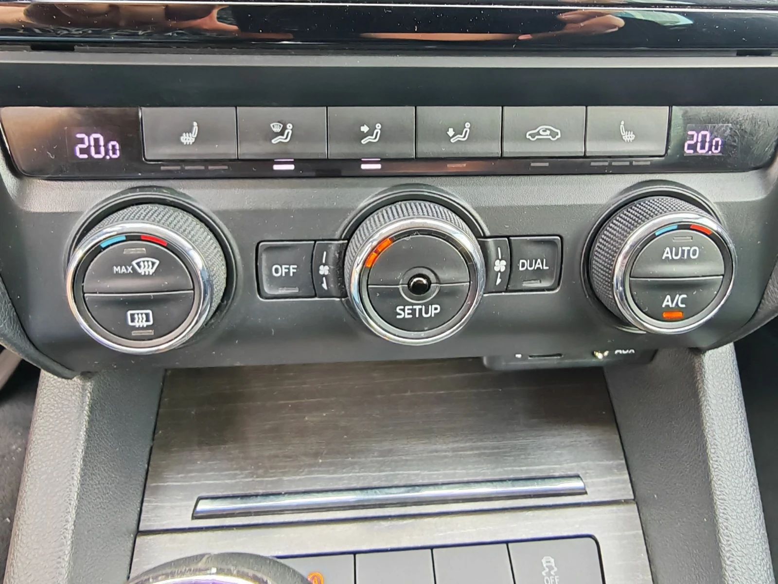 Skoda Octavia * SCOUT 4Х4 * 2.0TDI 150ps * КАМЕРА * NAVI * , снимка 16 - Автомобили и джипове - 54858150