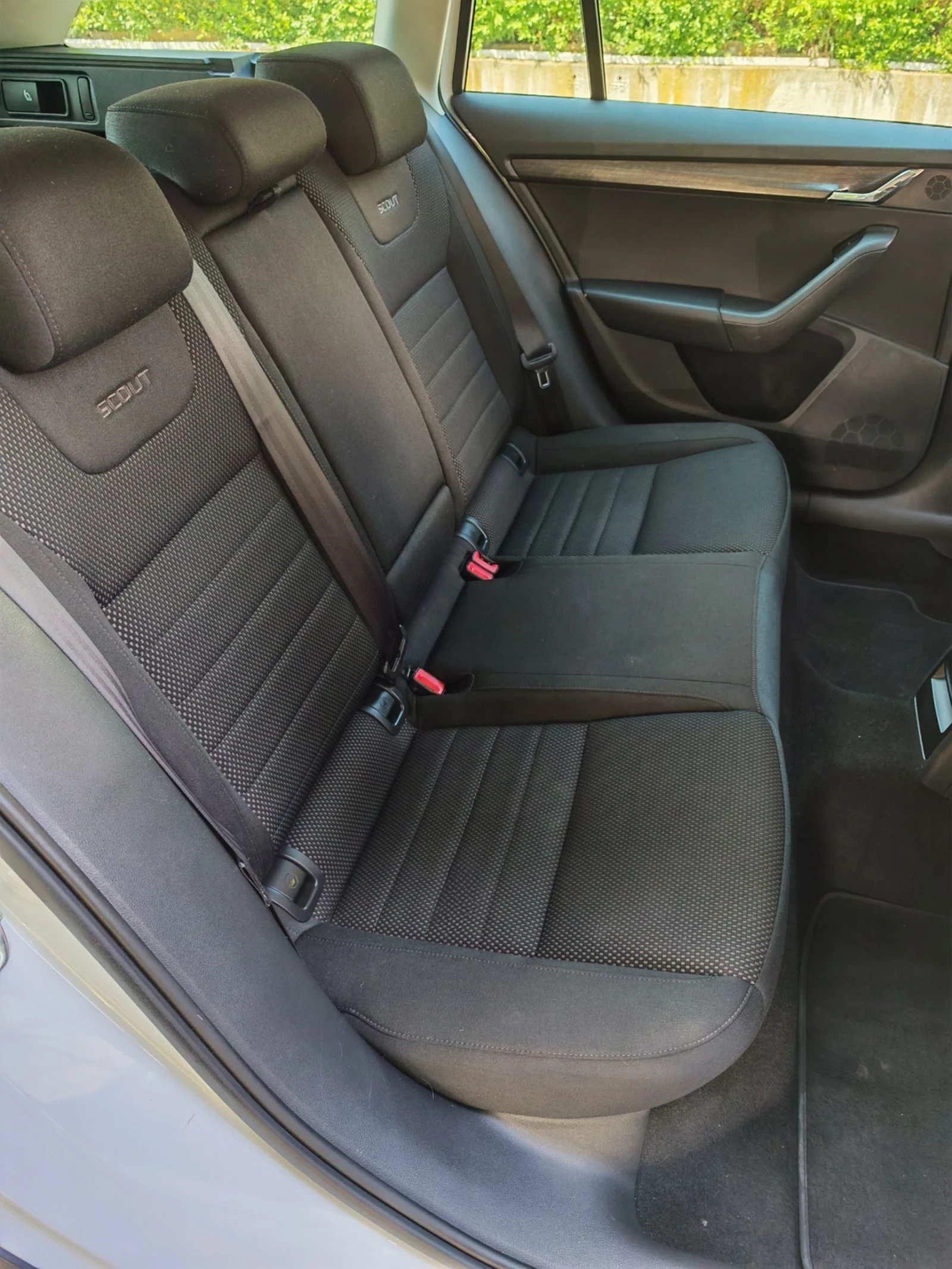 Skoda Octavia * SCOUT 4Х4 * 2.0TDI 150ps * КАМЕРА * NAVI * , снимка 9 - Автомобили и джипове - 54858150
