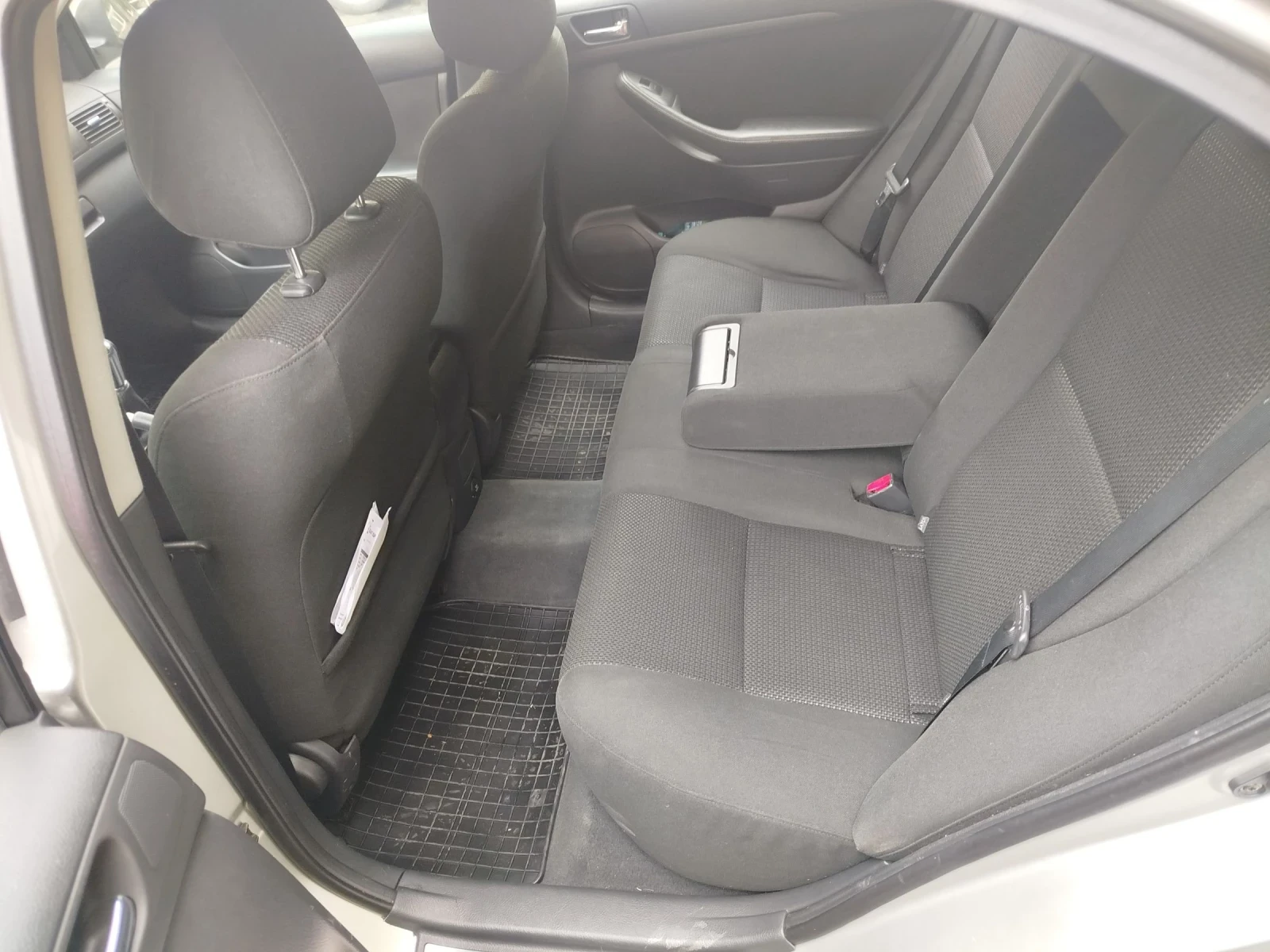 Toyota Avensis 2.0D4D..116, снимка 6 - Автомобили и джипове - 54908999
