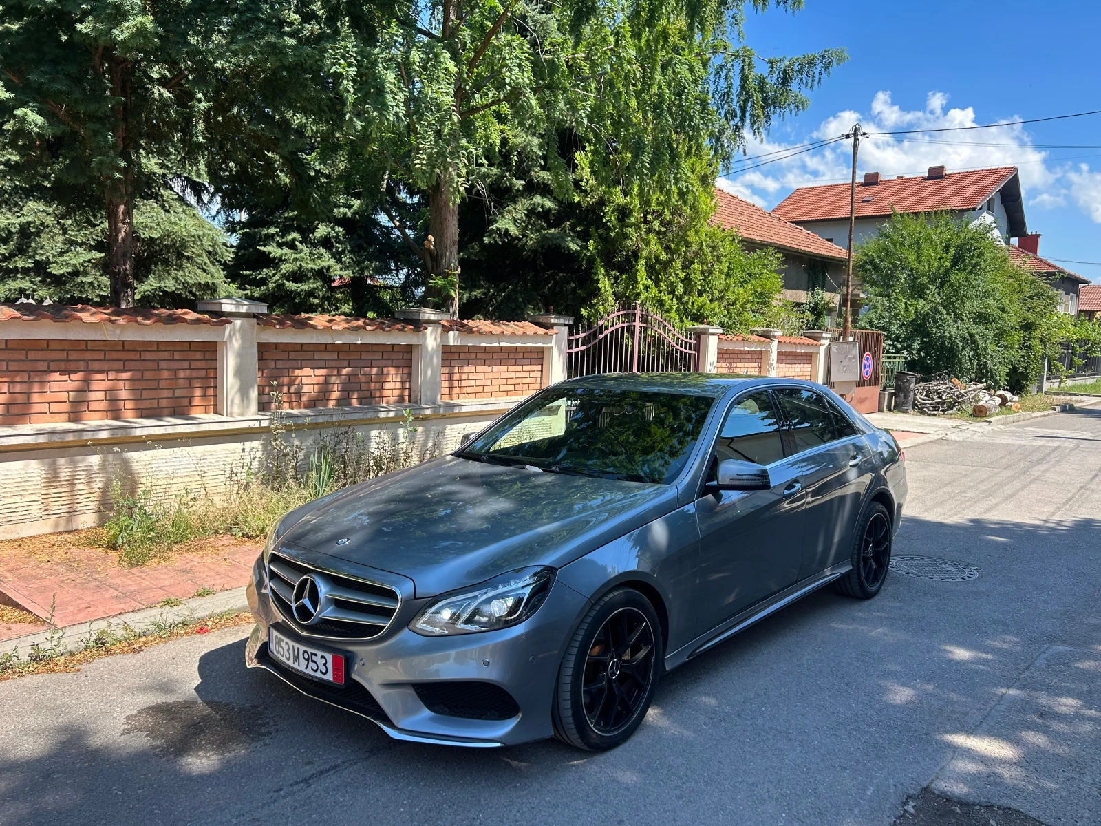 Mercedes-Benz E 220 2, 2 170К AMG