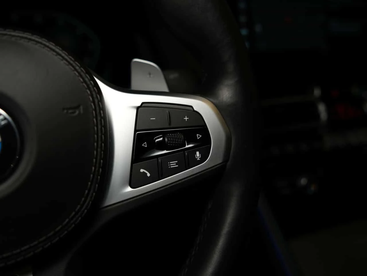 BMW 850 * XDRIVE| DISTRONIC| 360| BOWERS-WILKINS| HEAD-UP|, снимка 10 - Автомобили и джипове - 55282441