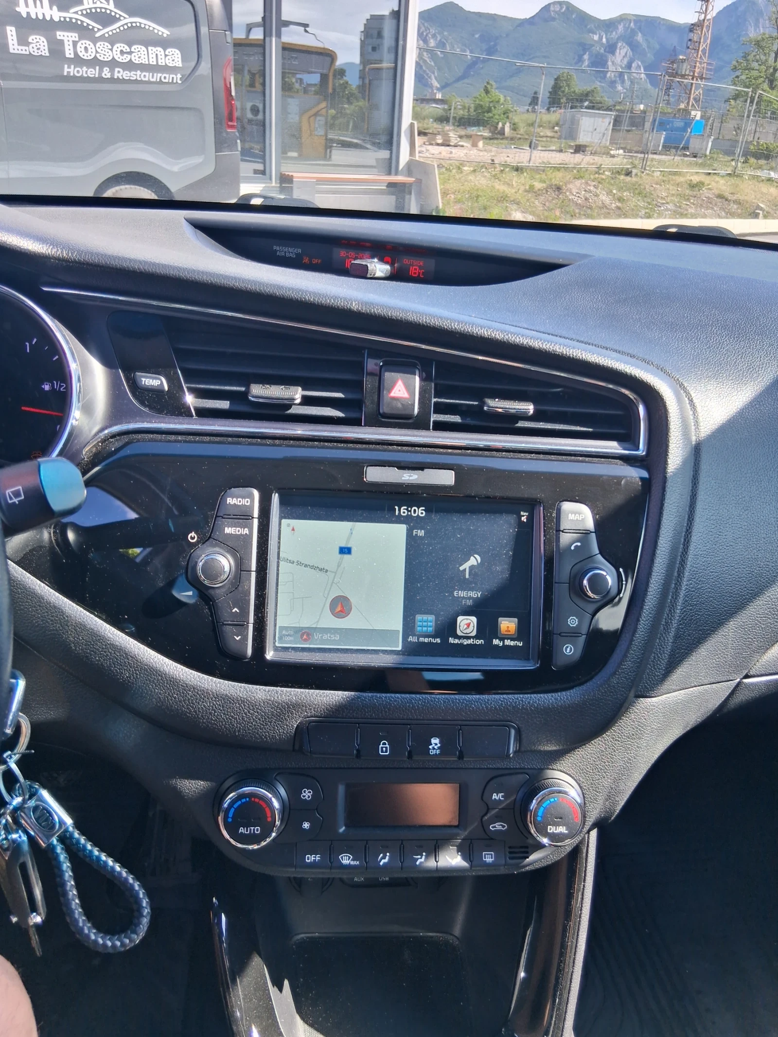 Kia Ceed 1.4 101 кс, снимка 10 - Автомобили и джипове - 55505351