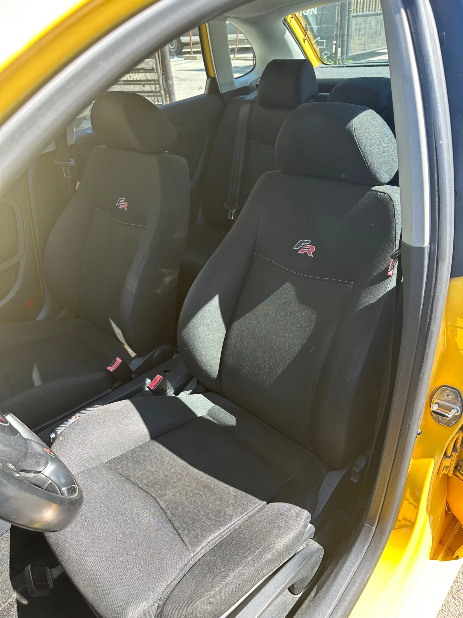 Seat Ibiza Fr 1.8T, снимка 8 - Автомобили и джипове - 55508393