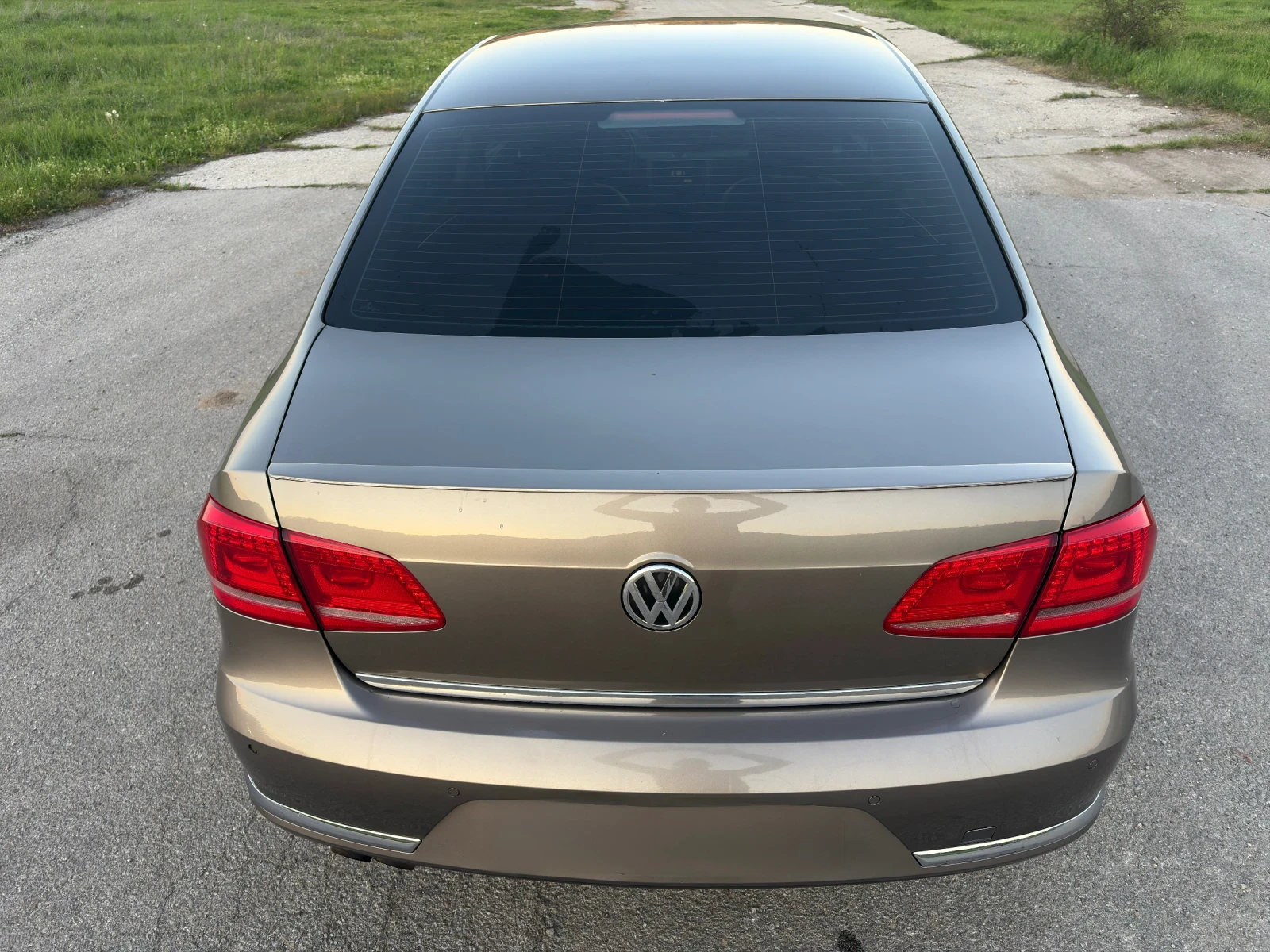 VW Passat 2.0TDI DSG, снимка 8 - Автомобили и джипове - 56067822