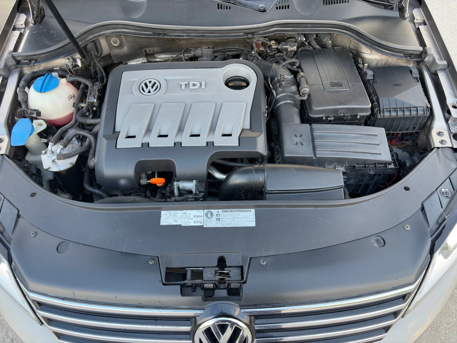 VW Passat 2.0TDI DSG, снимка 10 - Автомобили и джипове - 56067822