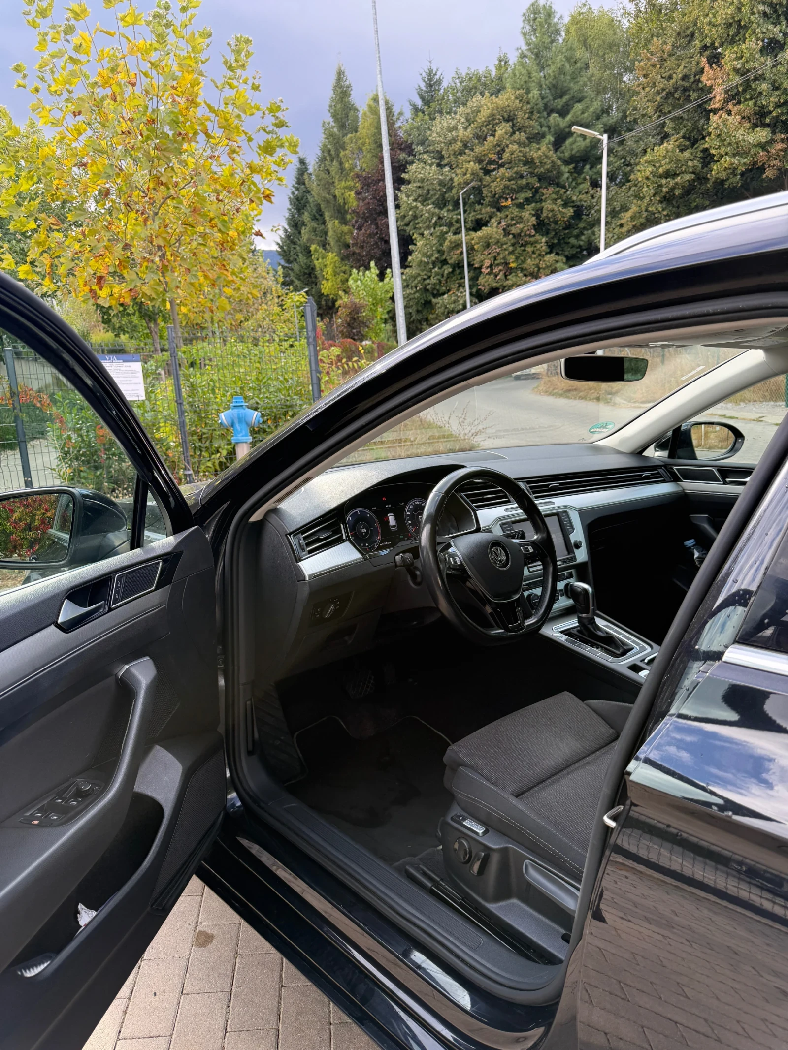 VW Passat B8 2.0 TDI DSG / DIGITAL / ACC / CAMERA / PARK ASS, снимка 7 - Автомобили и джипове - 56282459