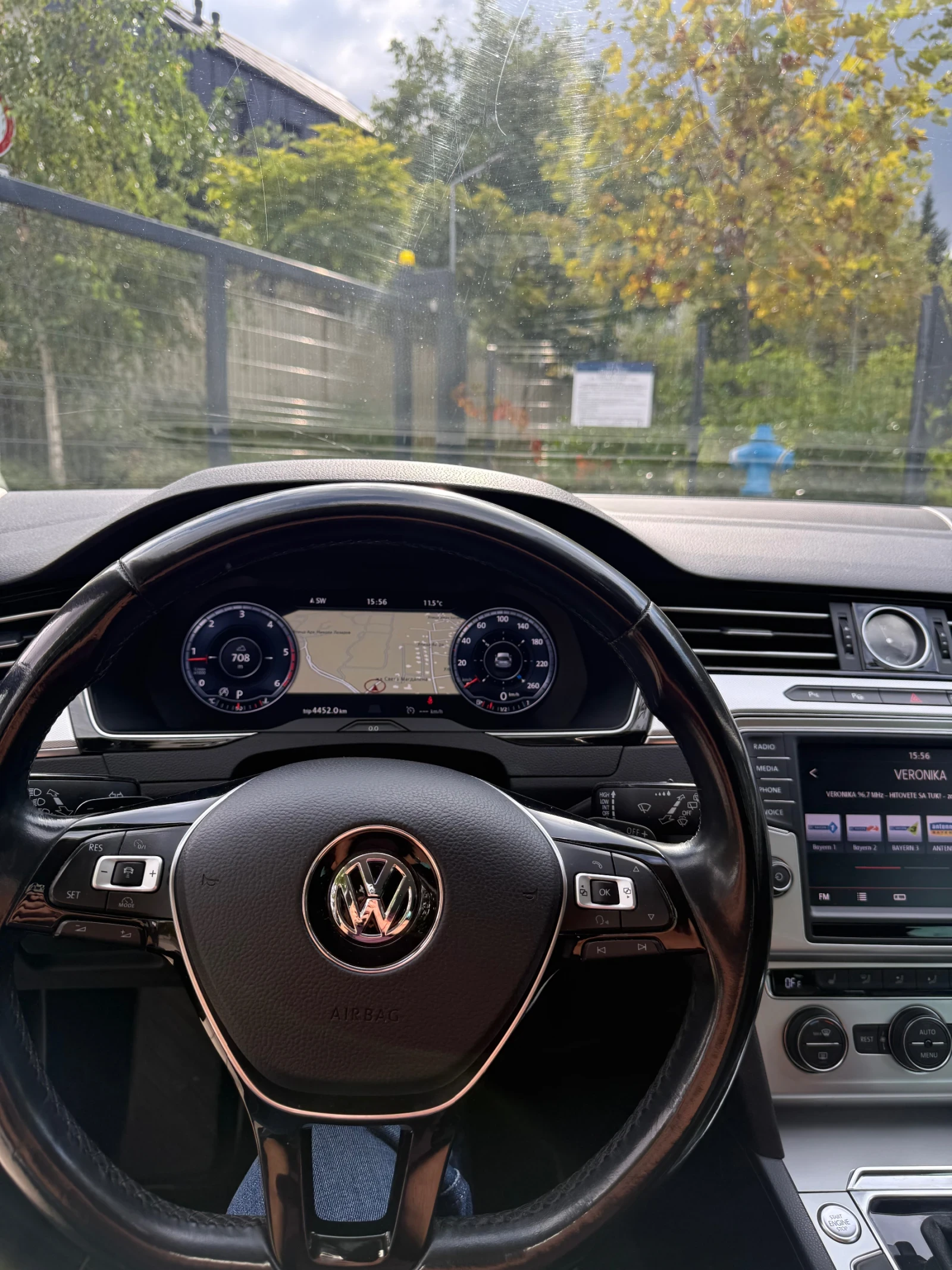 VW Passat B8 2.0 TDI DSG / DIGITAL / ACC / CAMERA / PARK ASS, снимка 9 - Автомобили и джипове - 56282459