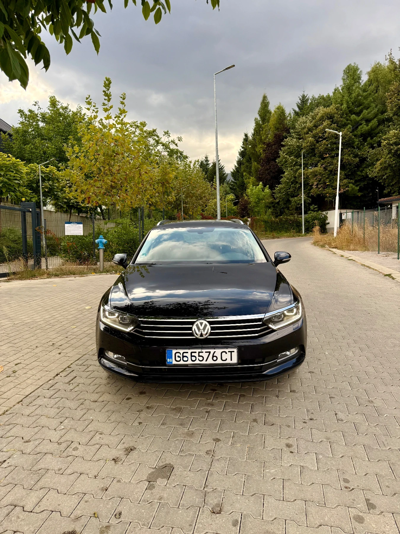 VW Passat B8 2.0 TDI DSG / DIGITAL / ACC / CAMERA / PARK ASS, снимка 3 - Автомобили и джипове - 56282459