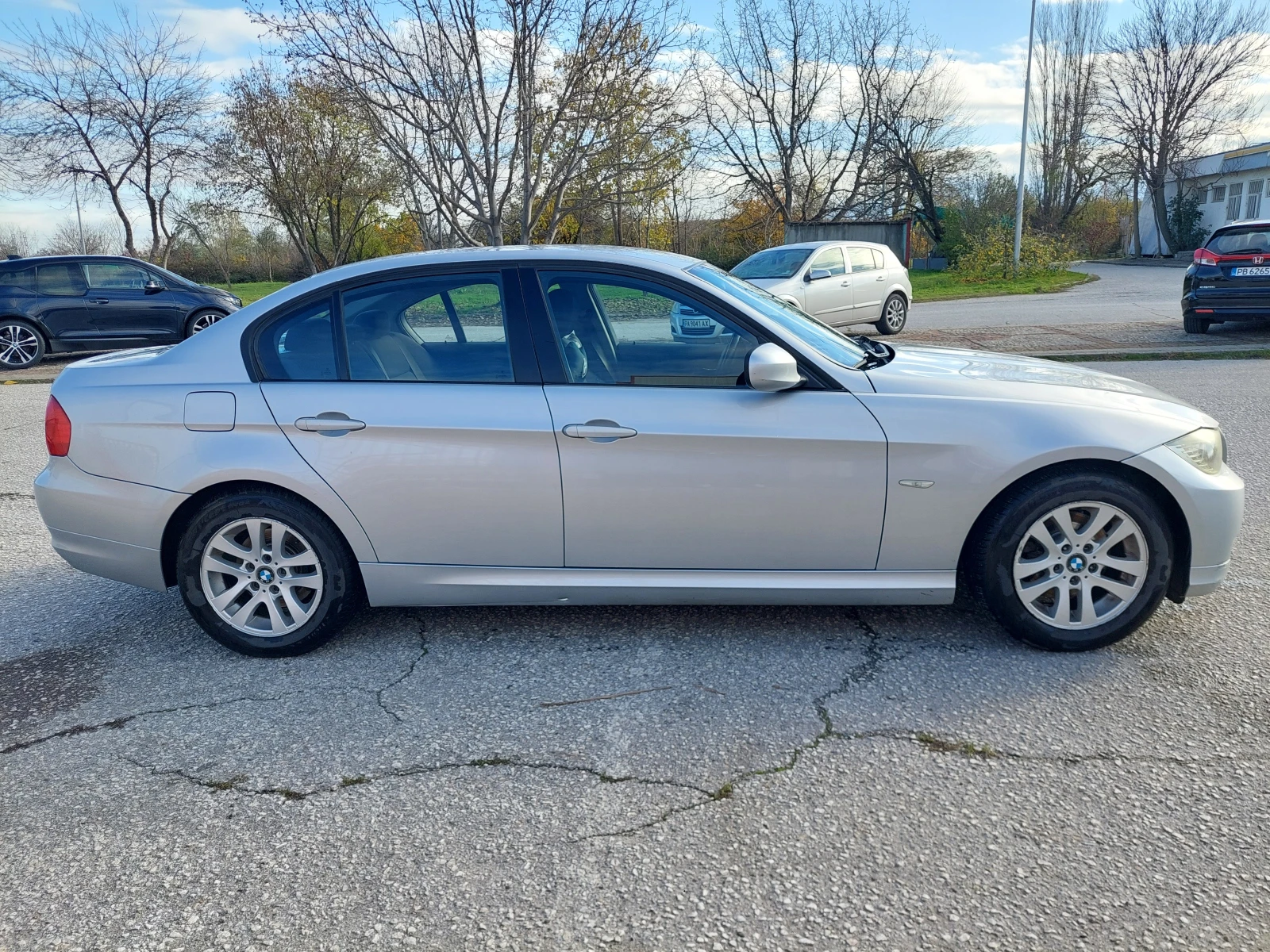 BMW 320 2.0D, снимка 8 - Автомобили и джипове - 56322461