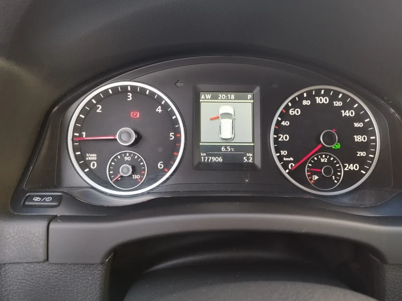 VW Tiguan, снимка 9 - Автомобили и джипове - 52487324