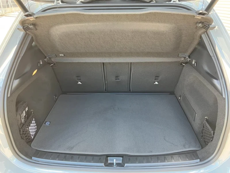 Mercedes-Benz GLA 200 AMG Line Special Edition* Multibeam, снимка 8 - Автомобили и джипове - 52041079