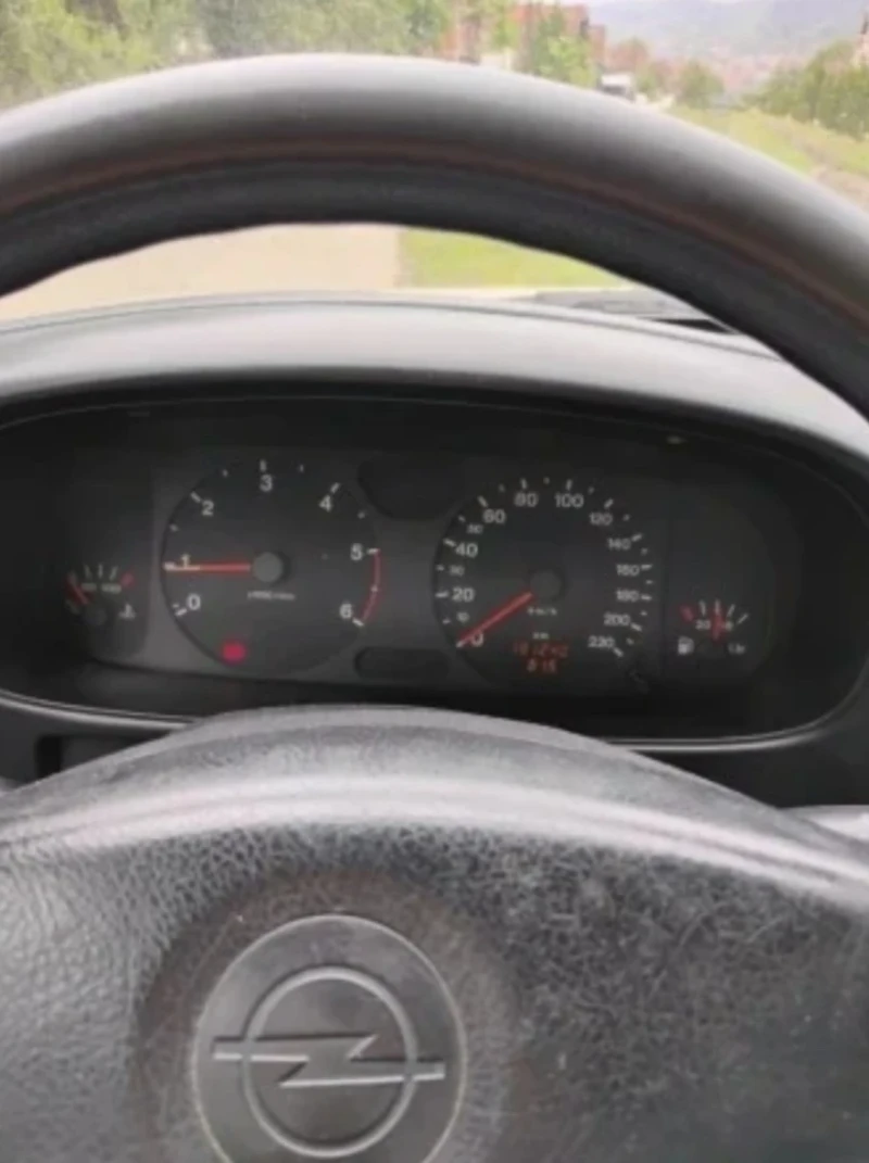 Opel Frontera 2.2 DTL, снимка 8 - Автомобили и джипове - 52746544