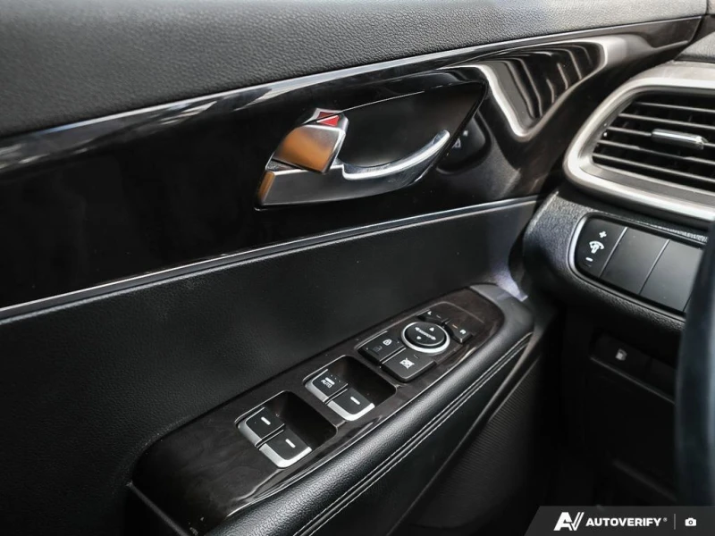 Kia Sorento * LX * Turbo* CERTIFIED AS TRADED, ONE OWNER* , снимка 17 - Автомобили и джипове - 52927239